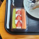 딸기 마스카포네 샌드 케이크(Strawberry Mascarpone Sand Cake) 솔직후기, 정보 / 기간한정 신메뉴