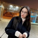 유아이 안경 이미지