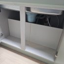 방화대로 47길 | 싱크볼 하부장 노출된 분배기 맞춤 가림막 설치로 깔끔하게 정리