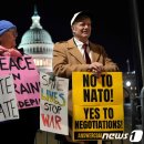 "생명 구하고 전쟁 멈추라" 美 의사당 앞 반전시위 이미지