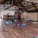 이브닝 스트레칭 요가 이미지