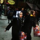 Credit Card Debt Threatens Turkey’s Economy-NYT 2/28 : 국제신용평가사 S&amp;P 터키 가계.은행의 신용카트 남발 경제와 금융위기 가능성 경고 배경 이미지