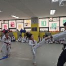 멘토 태권도 하는 아이들 이미지