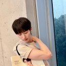 [기사] 변우석, 덮머로 소년미 챙겼는데...그렇지 못한 '삼두박근' 이미지