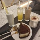 화이트카페블랙라운지 이미지