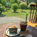 여주쌀상회 | 나만 알고 싶은 예쁘고 고즈넉한 통창 카페 카페여주 (인절미 쑥 케이크와 치즈냥이🐈)