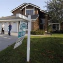 Existing home sales edge down, prices rise-로이터 4/22 : 회복되고 있는 미국 부동산시장 현재상황 이미지