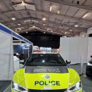 영국 경찰 최초의 전기차 경찰차로 선택된 두개의 모델 이미지