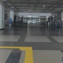 비행기 뜨자 불 꺼졌다... 300억 들인 '유령 공항'의 민낯 이미지