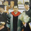 한국부흥사연수원 제10회 졸업장면/1985년도/신현균목사님과 함께 이미지