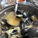 조개시장 | [신대방삼거리역 맥반석조개구이] 조개 구워주는 집 🦪 성대시장 가성비 노포 후기