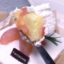 투썸 신상! 떠먹는 피치생크림케이크 솔직 후기 (비주얼은 합격, 맛은??) | 내돈내산 | 복숭아케이크