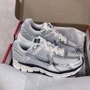 025 | 나이키 줌 보메로 5 포톤 더스트 그리드 아이언 세일 후기 사이즈 FD0884-025