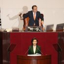 [Newsmaker] Moon's office protests opposition party whip's derision of president 이미지