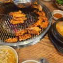 육소나무옆 화장실 이미지