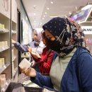 Duty free stores struggle with falling sales 면세점, 외국인 관광객의 쇼핑 트렌드 변화로 매출감소 이미지