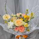 사랑스러운 봄을 담은 꽃다발