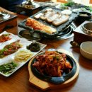 친환경 우렁쌈밥 이미지