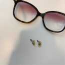 지오엠(GOM) | 안경 수리 잘하는 지오엠 안경 고객님 쓰고 계시던 뿔테 선글라스 코받침 수리해드렸어요!!