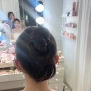 수컨설팅 | 베리키트 웨딩컨설팅 후기｜본식 웨딩메이크업 과즙미 신부 + 로우번 헤어·티아라·드레스 조합