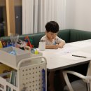 무무유치원 | 아이있는 집 거실서재화 | 리빙다이닝 테이블 모션데스크, 소파로 바꾼 공간