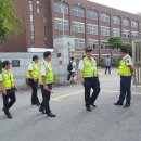 건널목 앞 이미지