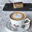 왈츠처럼 | 남양주 북한강 카페 추천 왈츠와 닥터만 주말후기