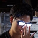 빛나는 안경 이미지