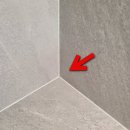 용산-현장-93 | 인천 인테리어 실리콘 마감 업체 아파트 천장 걸레받이 문틀 욕실 욕조 선반 젠다이 시공 사례