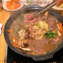 엄마의 김치찌개 밥상 이미지