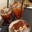 루스카 | 내돈내산 종로 3가 티라미수 카페 맛집 한옥 루스카 후기