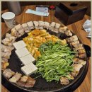 무쇠김치삼겹 - 마포구 와우산로21길 20-5 | 무쇠김치삼겹
