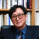 경남문인들의 경남문화예술위원회에 대한 항의성 기고와 신문기사 / 배한봉, 김홍섭, 이달균, 조광일, 정현수 부국장, 김명일 기자 이미지