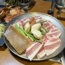 김치와 밑반찬 | [경주 삼겹살] 황성돈구이 | 밑반찬 김치 맛있는 황성동 맛집