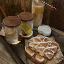 셋이서문학관 화장실 이미지