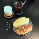 독일아이즈 | 서울 합정 베이커리 커피폴리, 소금빵이 맛있는 호주식 카페 독일 다니엘 본 후기