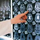 머리와사람들 이미지