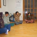 어르신 요가 이미지