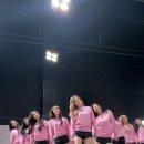 10년만에 모여 픽미 춰보는 아이오아이 멤버들 이미지