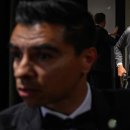 « La violence n’a jamais sa place en politique » : les réactions des dirige 이미지