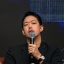 Utopia or dystopia? 유토피아 또는 디스토피아? 물리적 AI가 주도하는 미래를 형성하기 위한 거버넌스, 사회적 합의 이미지