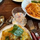 모던한 식당 이미지