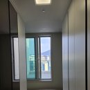 제니스스퀘어 | 동백호수공원 두산 위브더제니스 셀인에서 본 우드 컬러 패브릭 유리 중문 인테리어 후기