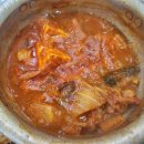 시키면 크고 두툼한 고기 4.5덩이를 주는 양 많은 가성비 돼지고기 찐맛집, &#39;한성축산 정육점 직영식당&#39;