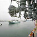 Natural Gas Now Viewed as Safer Bet-NYT 3/21 : 일본의 원전 사고, 원자력 발전에서 천연가스 발전으로 정책 전환 이미지