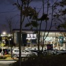 들녁의 하얀집 이미지