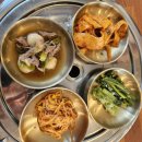 수등로 | 신창동 맛집 선한식육식당]육회비빔밥 익힌비빔밥 맛 솔직후기 아이와 방문 하기 좋은 놀이방 식당 추천