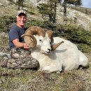 Alaskan Hunter Tags the Ram of a Lifetime 이미지