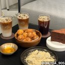 호텔야자 광주충장로점 | 광주 카페 흥학관, 역사 담은 충장로 갤러리카페