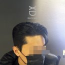머리만지는남자